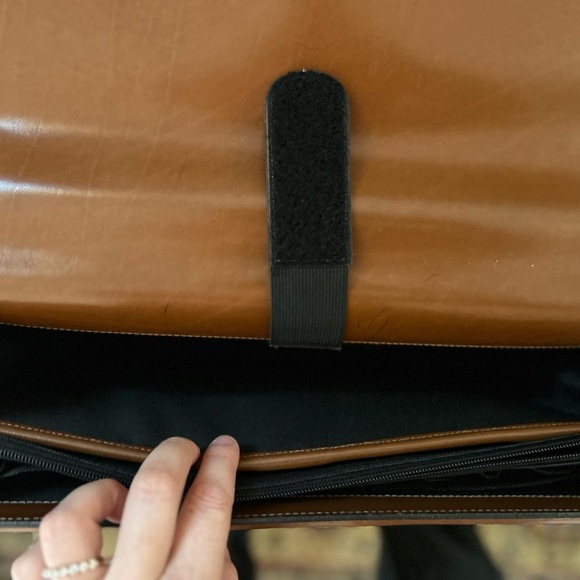 Messenger bag Leather.Jack Georges Vintage.A few flaws,see pics. - Picture 11 of 14